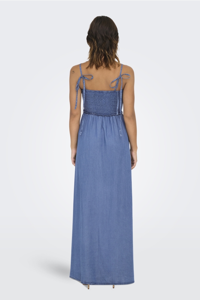 ONLCHARIS LIFE SMOCK MAXI DRESS WVN 15345985 Medium Blue Denim 